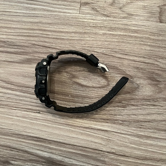 Casio G Shock Ga 110 watch - Picture 2 of 5